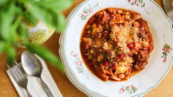 Pasulj sa testeninom