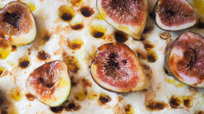 Bezglutenska fokača od grožđa i pekorina