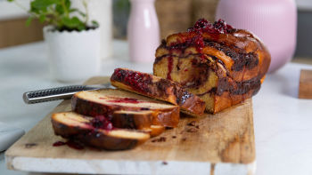 Babka sa čokoladom i bobicama