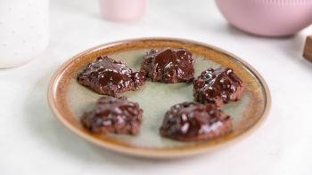 “Brownie” keksići sa čokoladnim ganažem