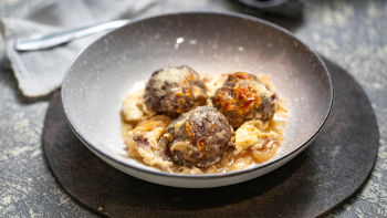 Pečene ćufte sa jogurt sosom