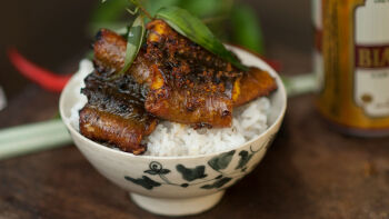 Jegulja sa roštilja u limunskoj travi i kurkumi