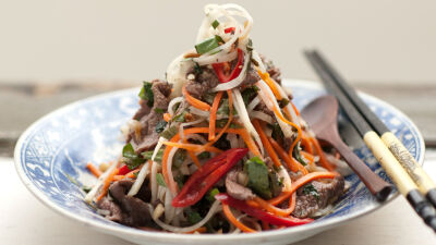 Salata od kelerabe i goveđeg mesa