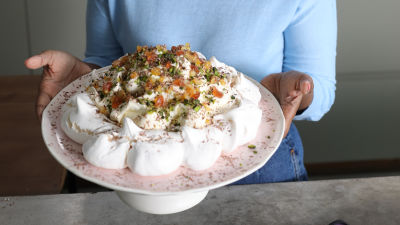 Tuti-fruti Pavlova