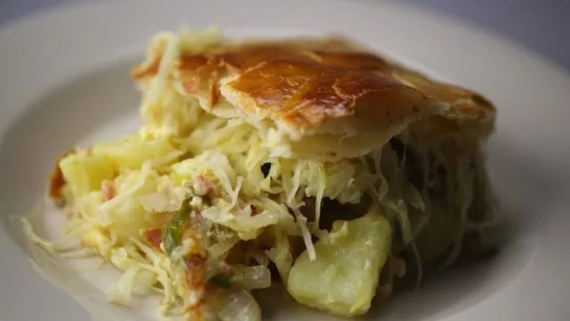 Pita od kiselog kupusa sa slaninom