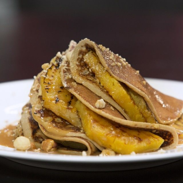 Palačinke s ananasom i karamelom