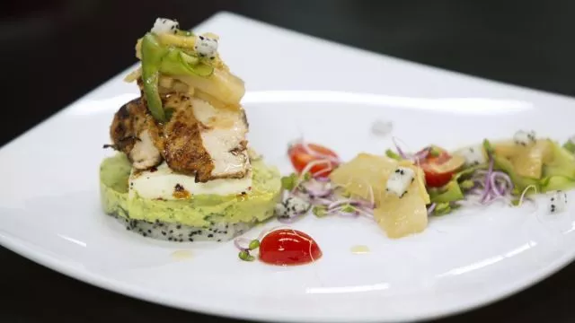 Piletina s kruškom, đumbirom i krastavcem