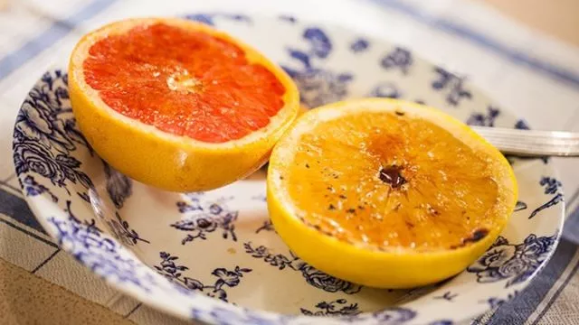 Grejpfrut kao krem brule