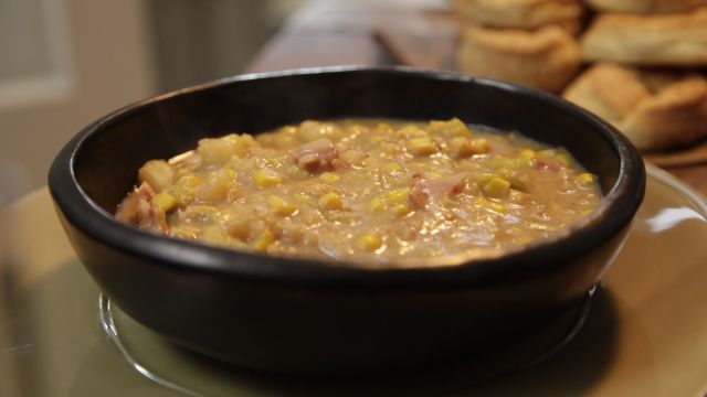 Čorba od dimljene slanine, kukuruza šećerca i krompira
