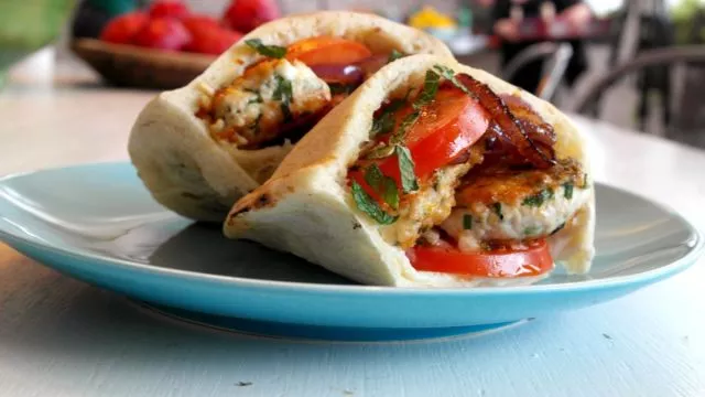 Pileće ćufte s feta sirom