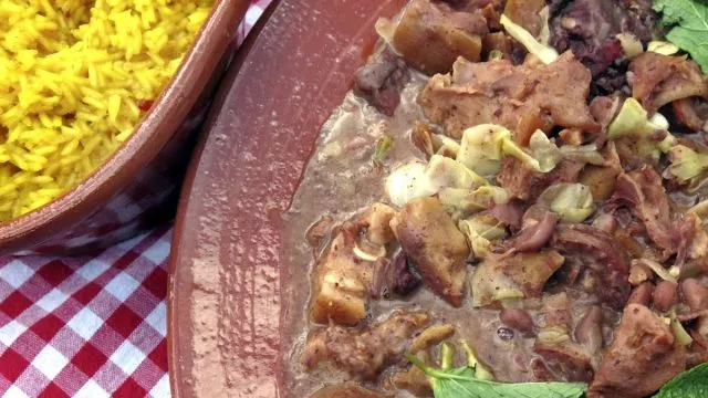 Feijoada à Transmontana s pirinčem i šafranom