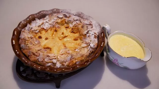 Pita s karamelom i kruškama