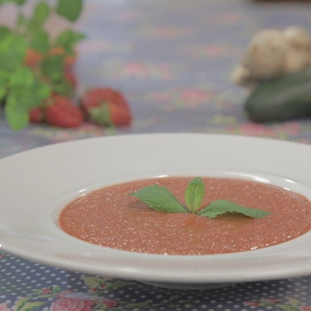 Hladna supa od cvekle, šargarepe i đumbira