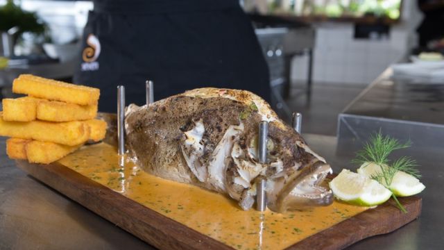 Bakalar punjen musom od biltong praha s čipsom od palente