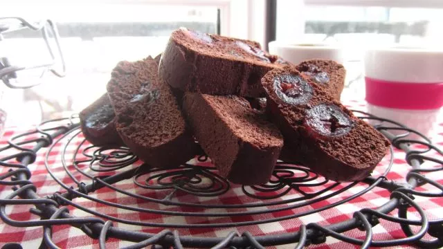 Biscotti od čokolade i trešanja