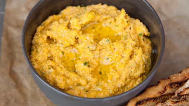 Humus od sirove šargarepe Anabel Langbejn
