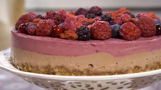 Čokoladni tart s brusnicama