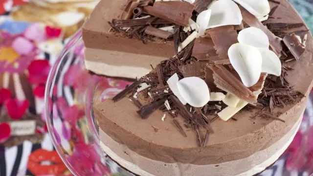 Torta s trostrukom čokoladom