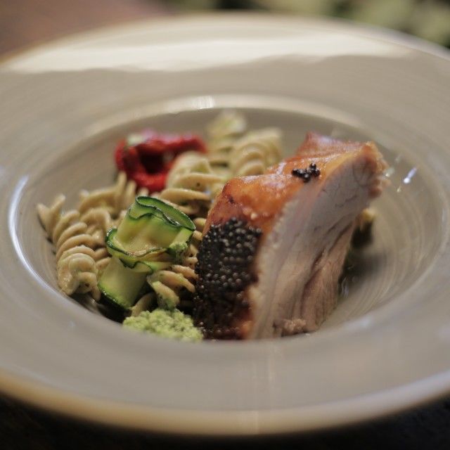 Salata s pečenom paprikom