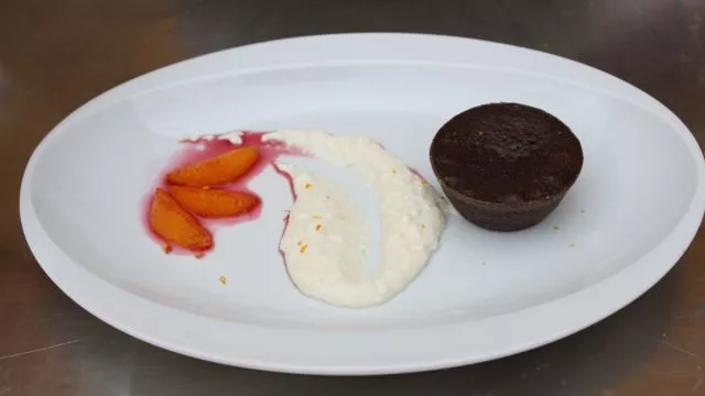 Kolačić od rogača, mus od kozjeg sira i pomorandža