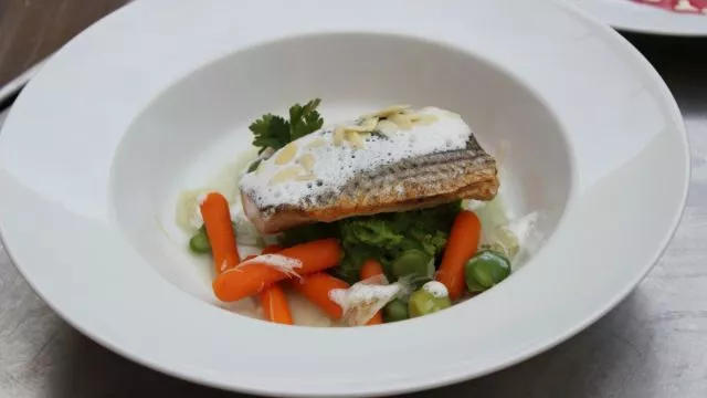 Cipal u pireu sa sosom od praziluka