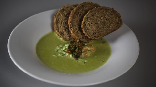 Supa od tikvica s komadićima lososa