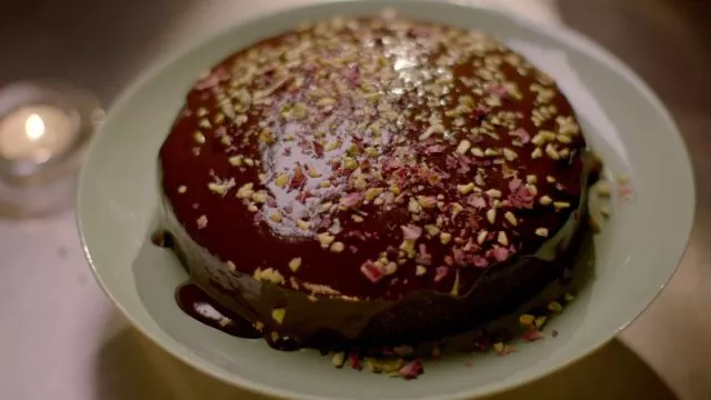 Crna i raskošna čokoladna torta