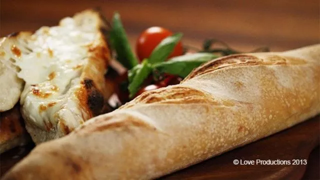 Domaći hleb s belim lukom
