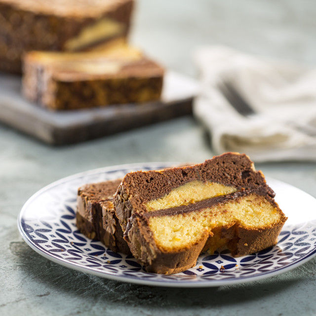 Kolač sa bademima i čokoladom