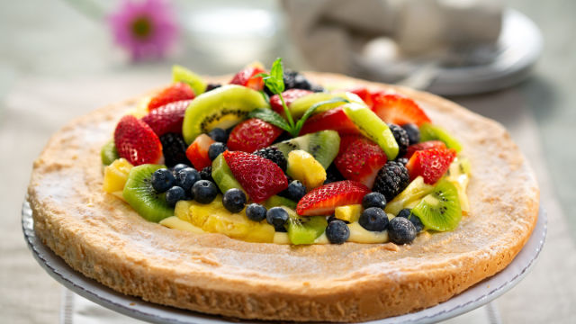 „San letnje noći“ (meringue fruit tart)
