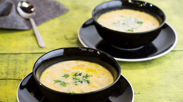 Pileća supa sa pečurkama i prazilukom