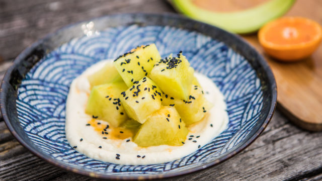 Kremasti miso tofu sa dinjom