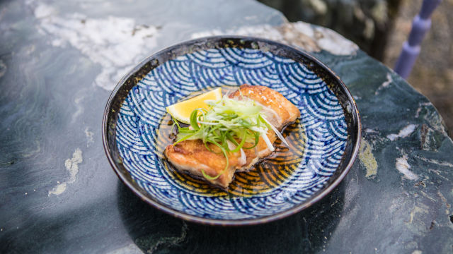 Hrskava pržena piletina sa ponzu sosom