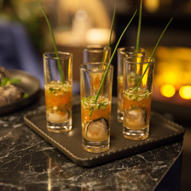 Ostrige u čašici za rakiju