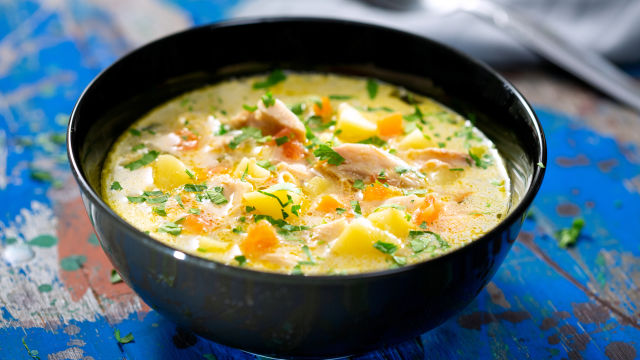 Šarenolika pileća supa