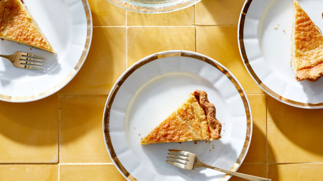 Pita od kardamoma i neobranog mleka