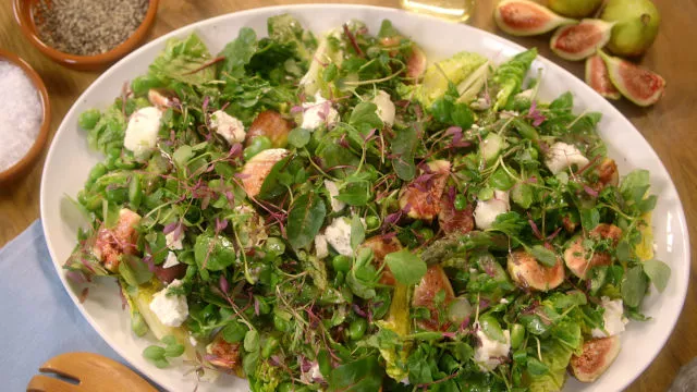 Letnja salata od špargli, kozjeg sira i smokava