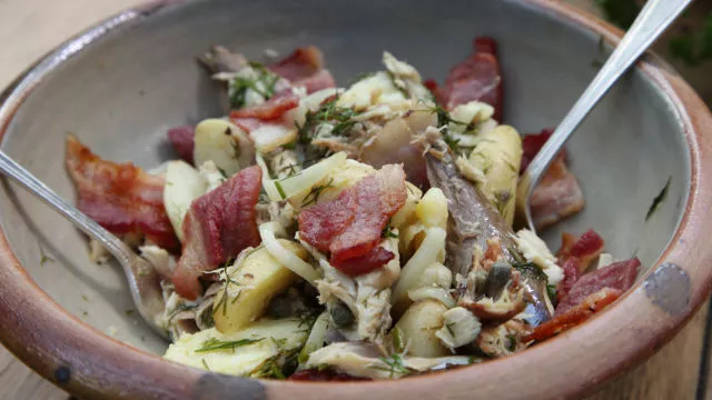 Salata od skuše i slanine