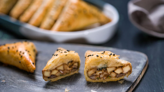 Trouglaste pite s pečurkama i sirom