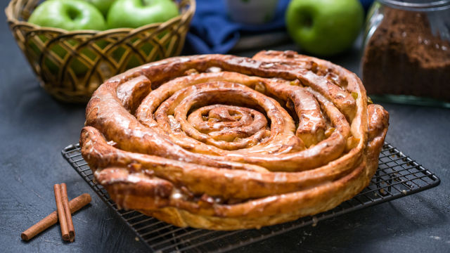 Rolna s jabukom i cimetom