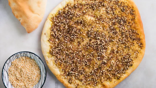 Lepinja sa zatar mešavinom začina