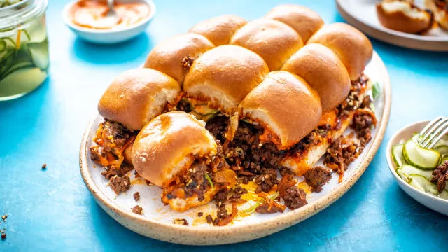Hamburgeri vrste „Sloppy Joe“ na korejski način