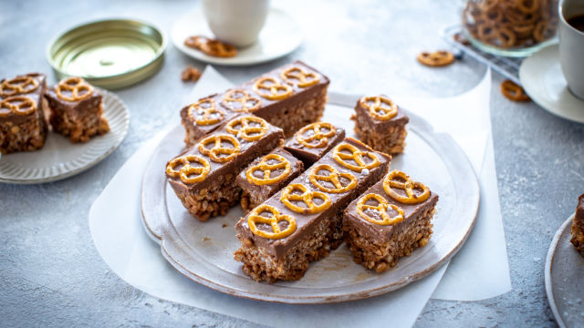 Kockice od riže ukrašene minijaturnim perecama