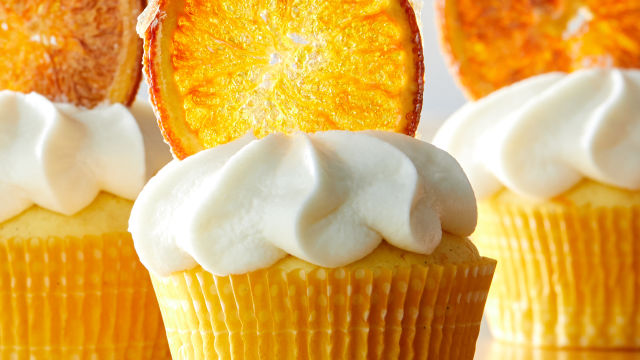 Kapkejk sa narandžom i vurdom