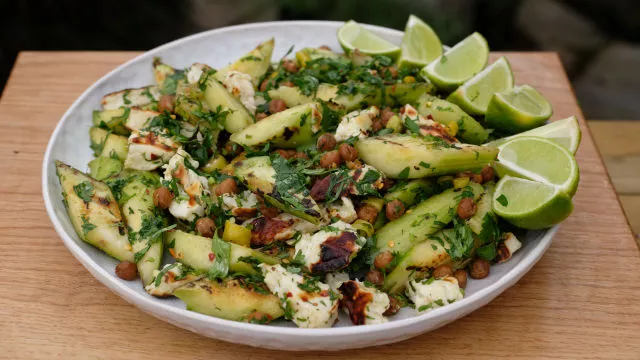 Salata od grilovanog krastavca