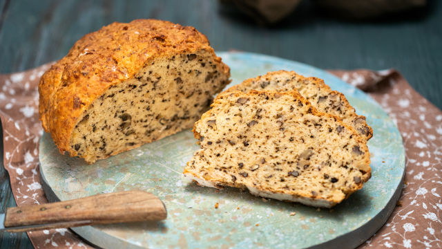 Hleb od spelte i oraha