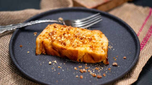 Dezert od jabuke sa karameliziranim orasima