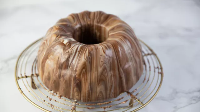 Torta od đumbira sa čokoladnom glazurom