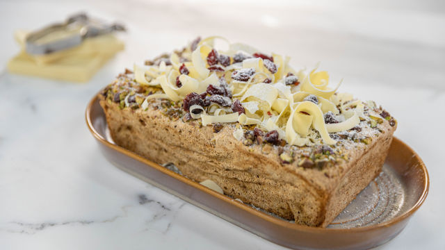 “Dacquoise” od pistaća i bele čokolade