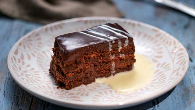 Čokoladna biskvit torta